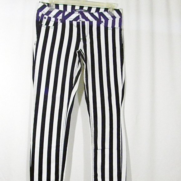 Almost Famous black and white  striped skinny Jeans - Picture 5 of 9